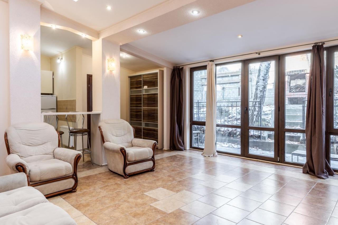 Mangal And Terrace In Center Apartment Lvov Exteriér fotografie