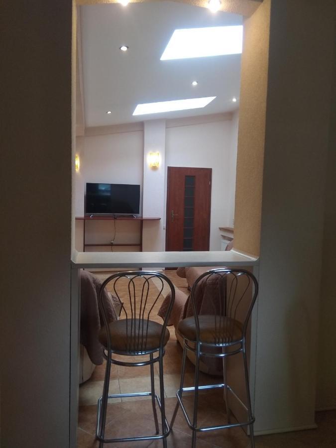 Mangal And Terrace In Center Apartment Lvov Exteriér fotografie