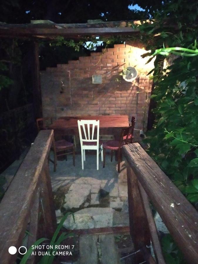 Mangal And Terrace In Center Apartment Lvov Exteriér fotografie